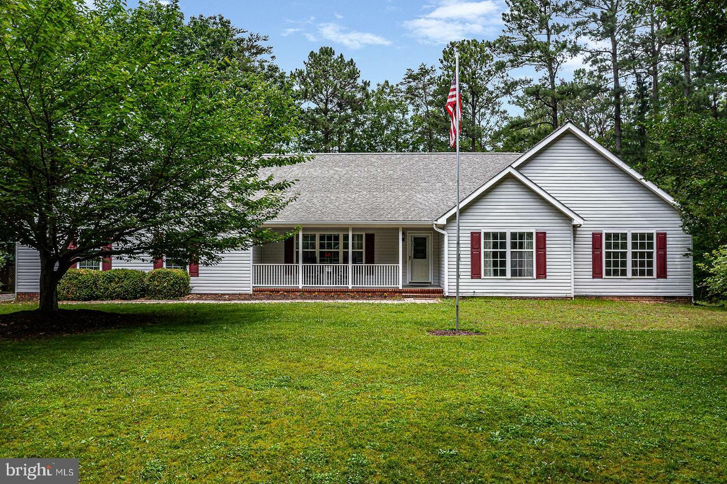 Property Photo: 419 Greenwood Beach Road VA 22473
