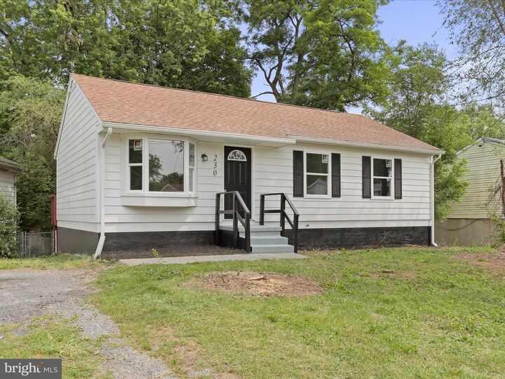 Property Photo: 230 Allison Avenue VA 22601