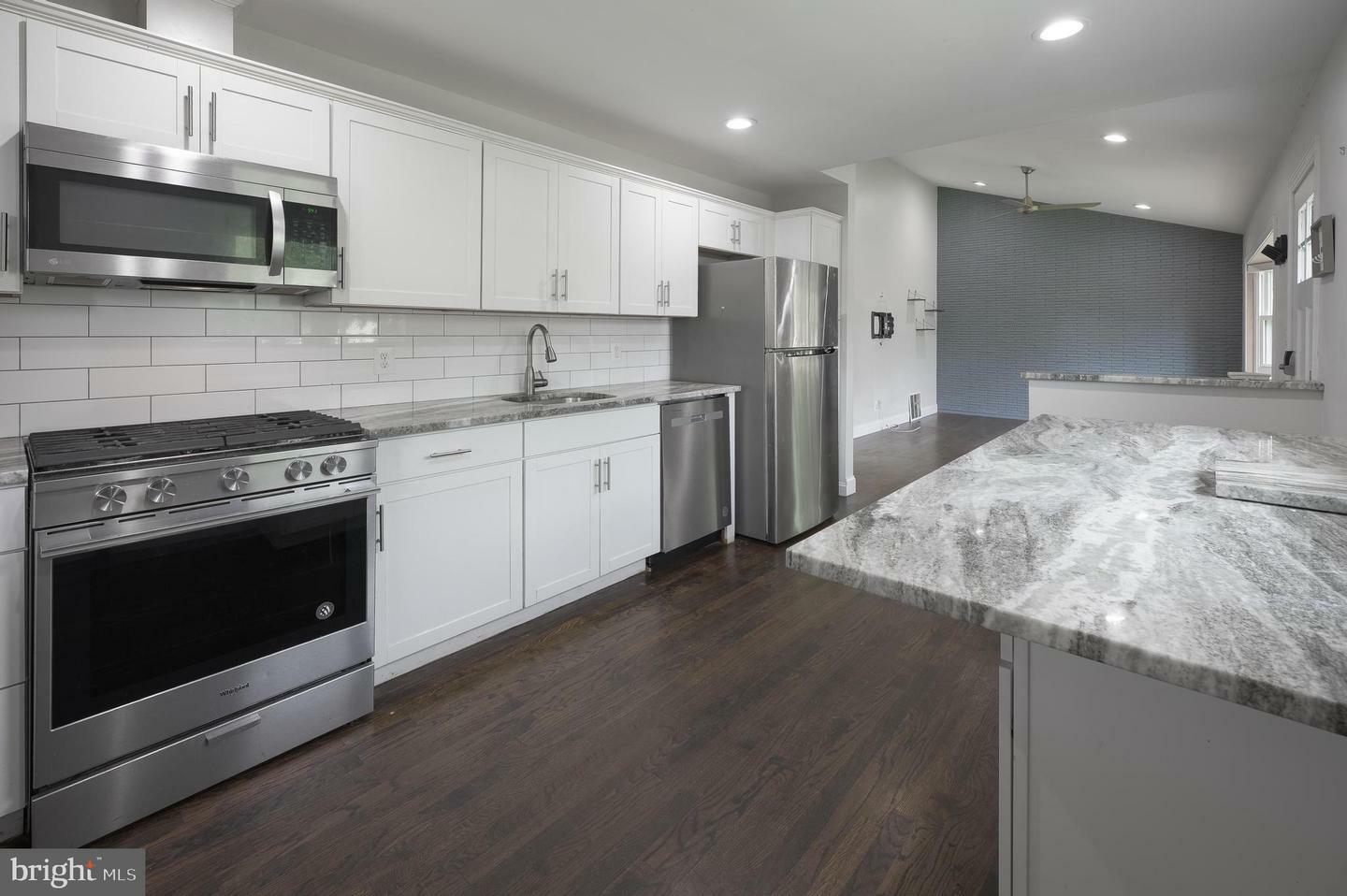 Property Photo:  26 Hemlock Drive  NJ 08859 