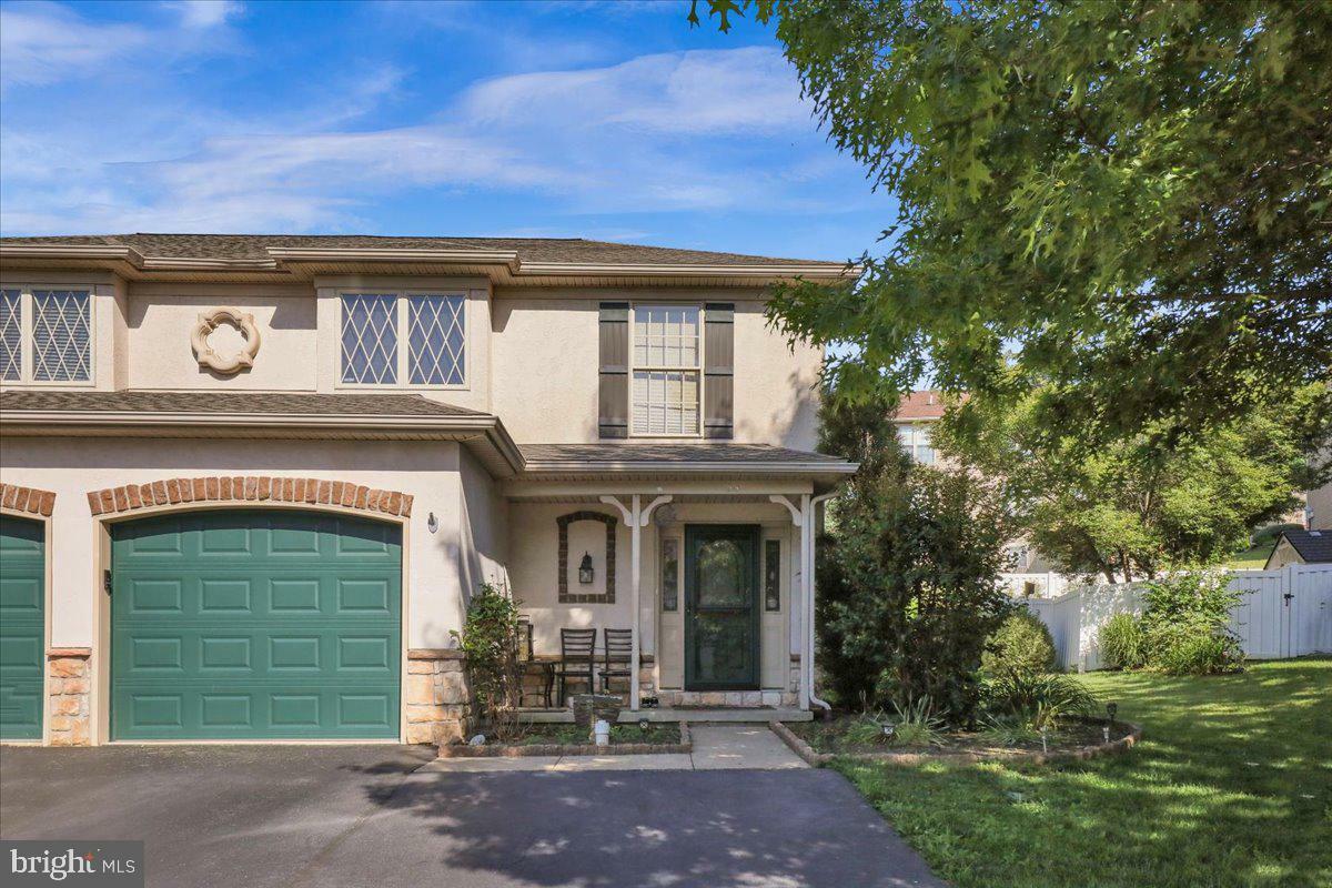 Property Photo:  53 Hawk Lane  PA 17522 