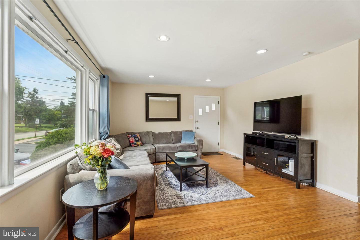 Property Photo: 1405 New Hope Street PA 19401