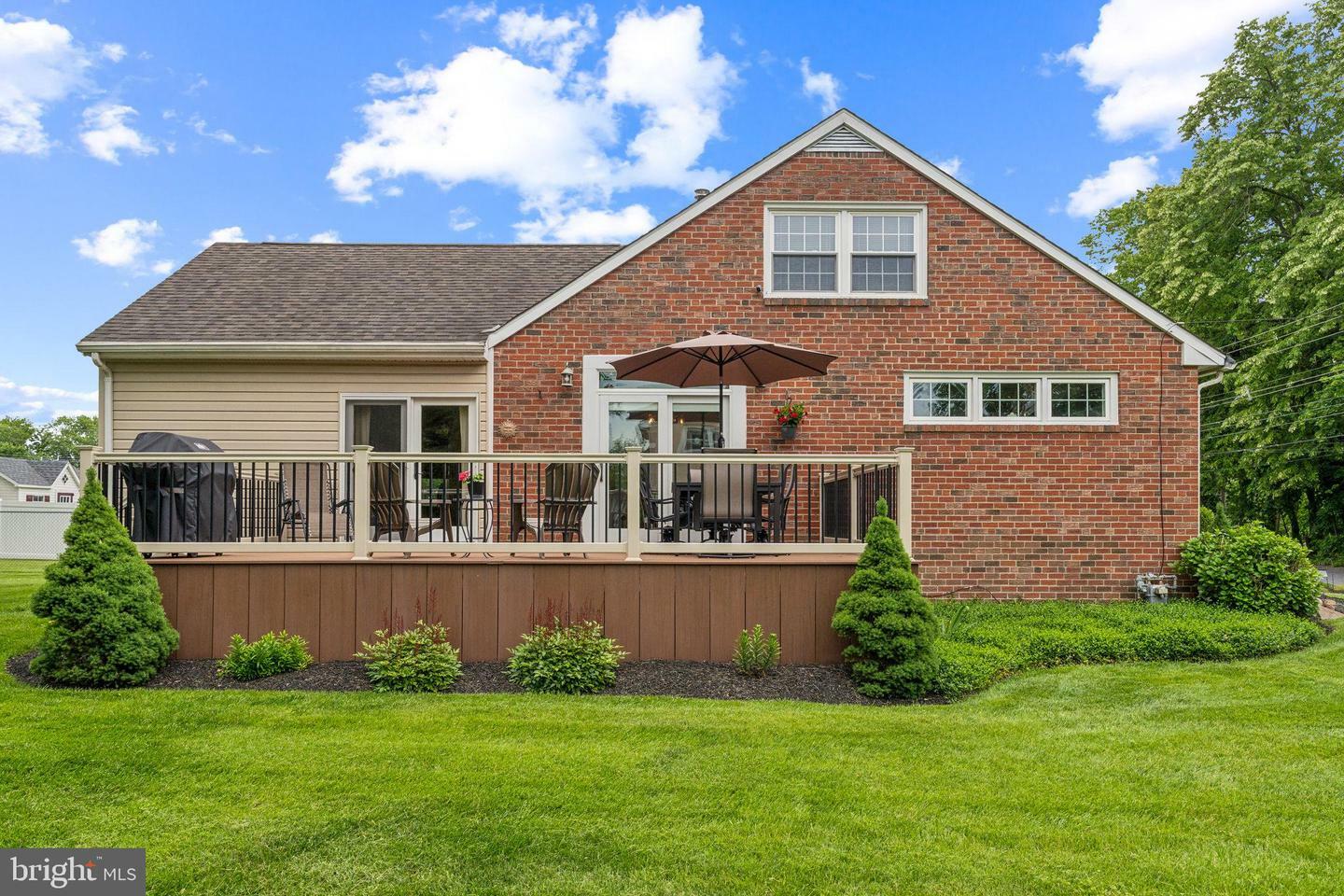 Property Photo: 622 Hutchinson Terrace PA 19043
