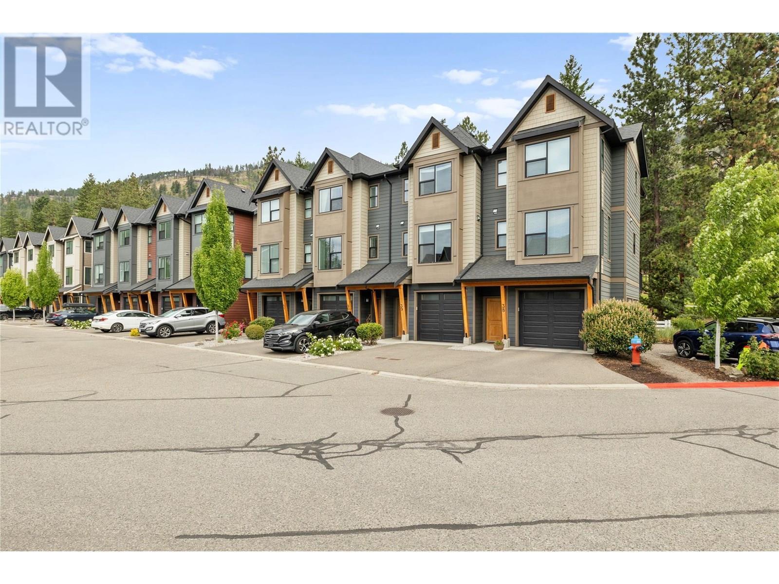 Property Photo: 2490 Tuscany Drive 39 BC V4T 3M4