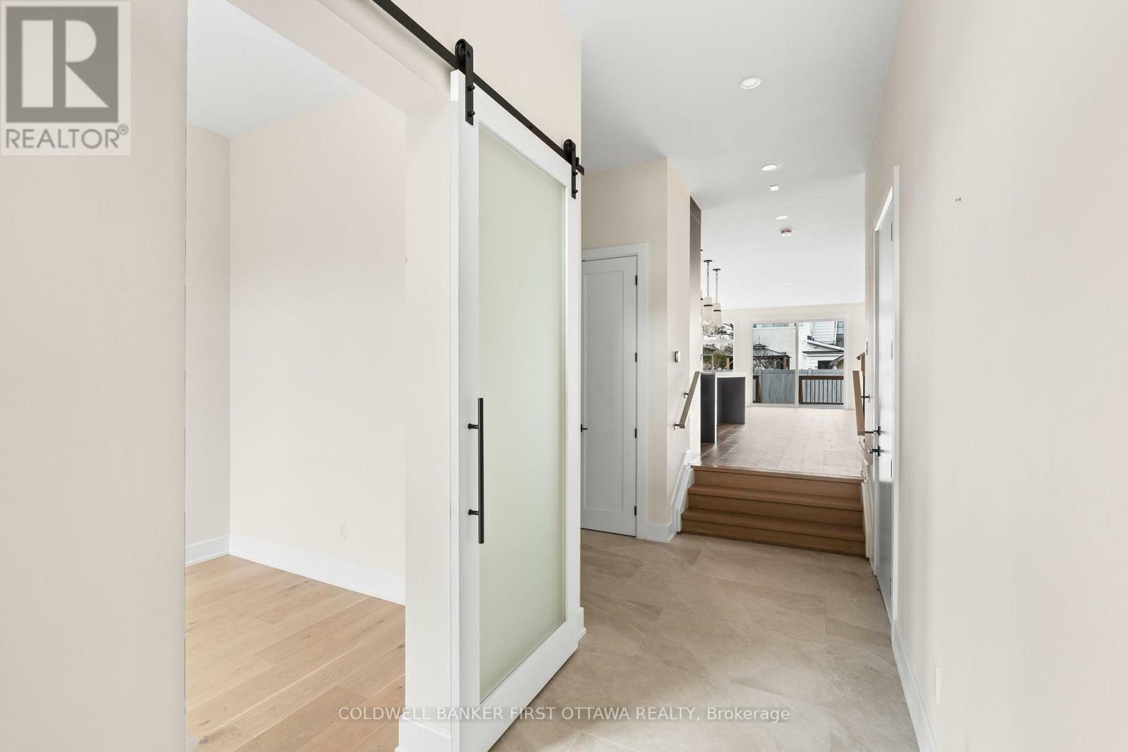 Property Photo: 507 Edison Avenue ON K2A 1V3
