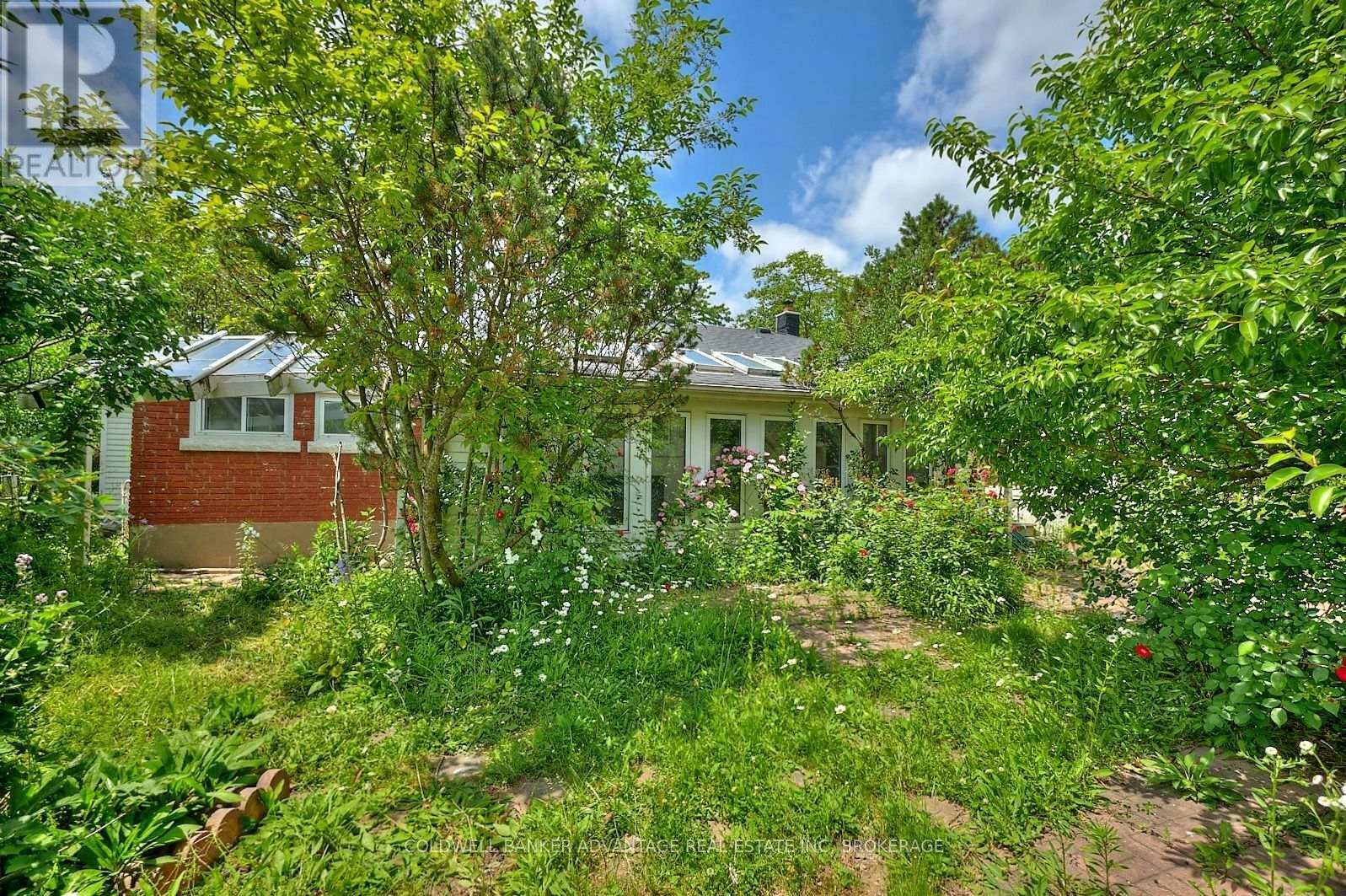 Property Photo: 25 Riverview Drive ON L3C 2E5