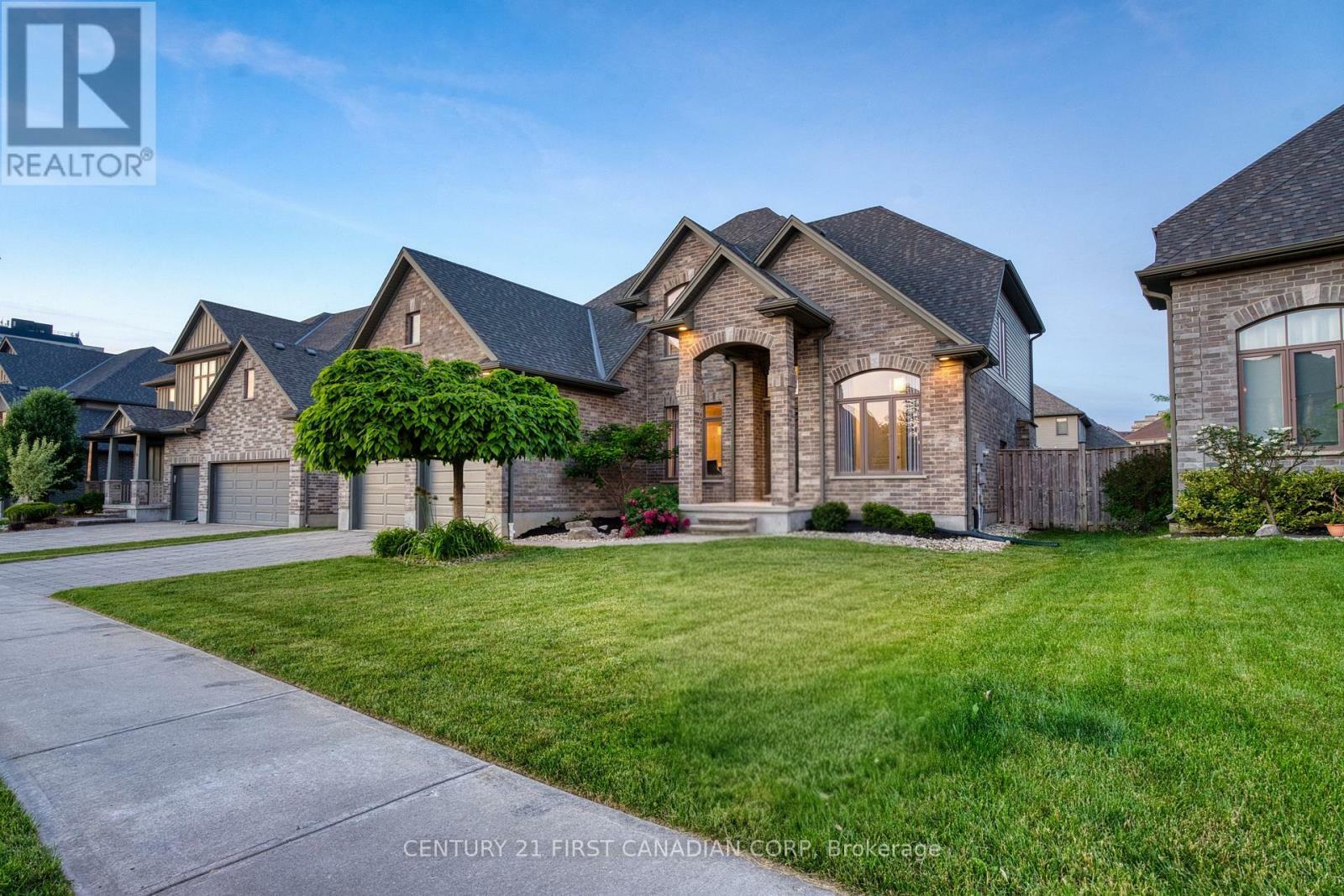 Property Photo: 2362 Meadowlands Way ON N6G 5L8
