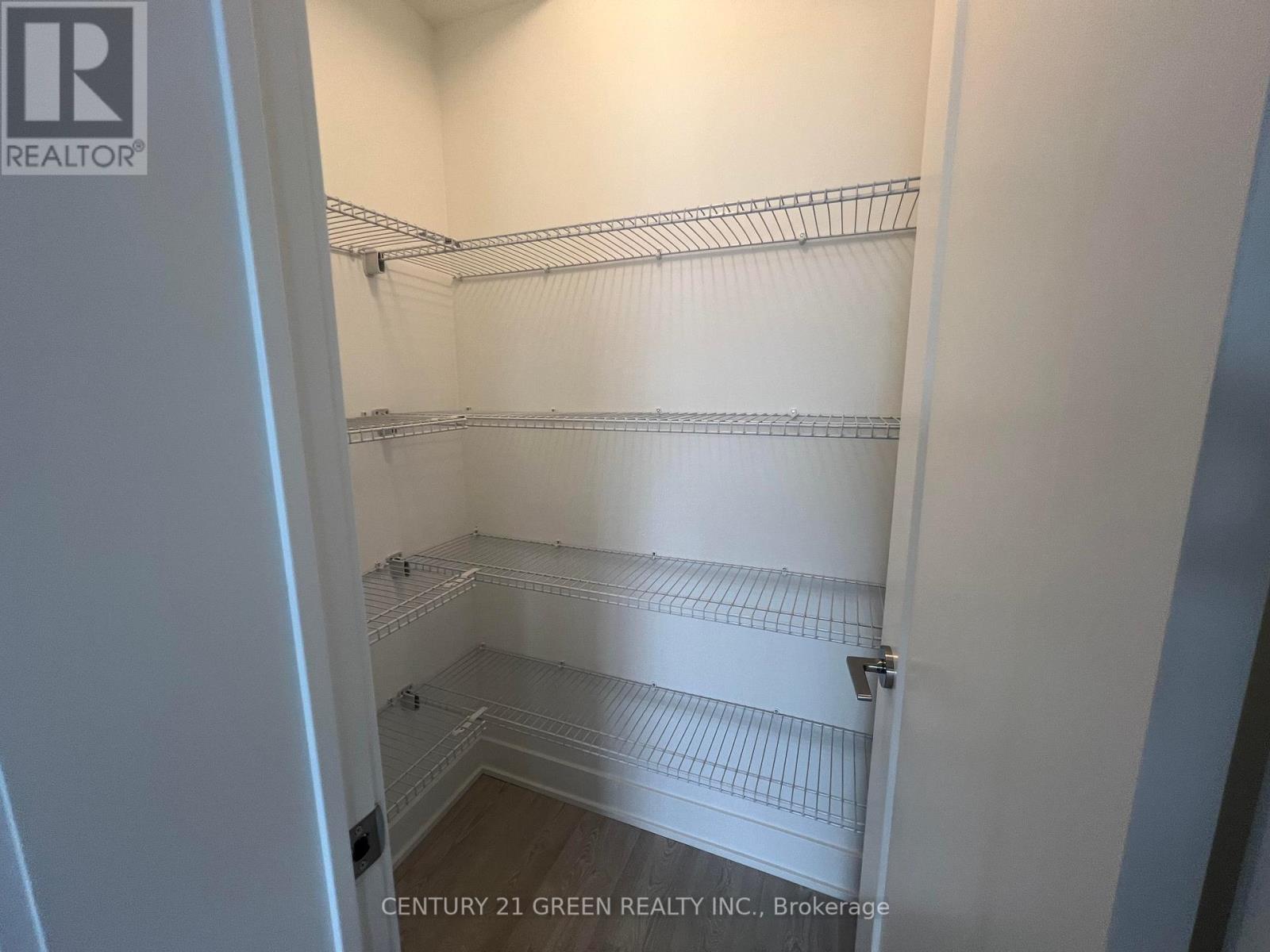 Property Photo: 20 Alpine Symphony Path Th3 ON L1L 0R1