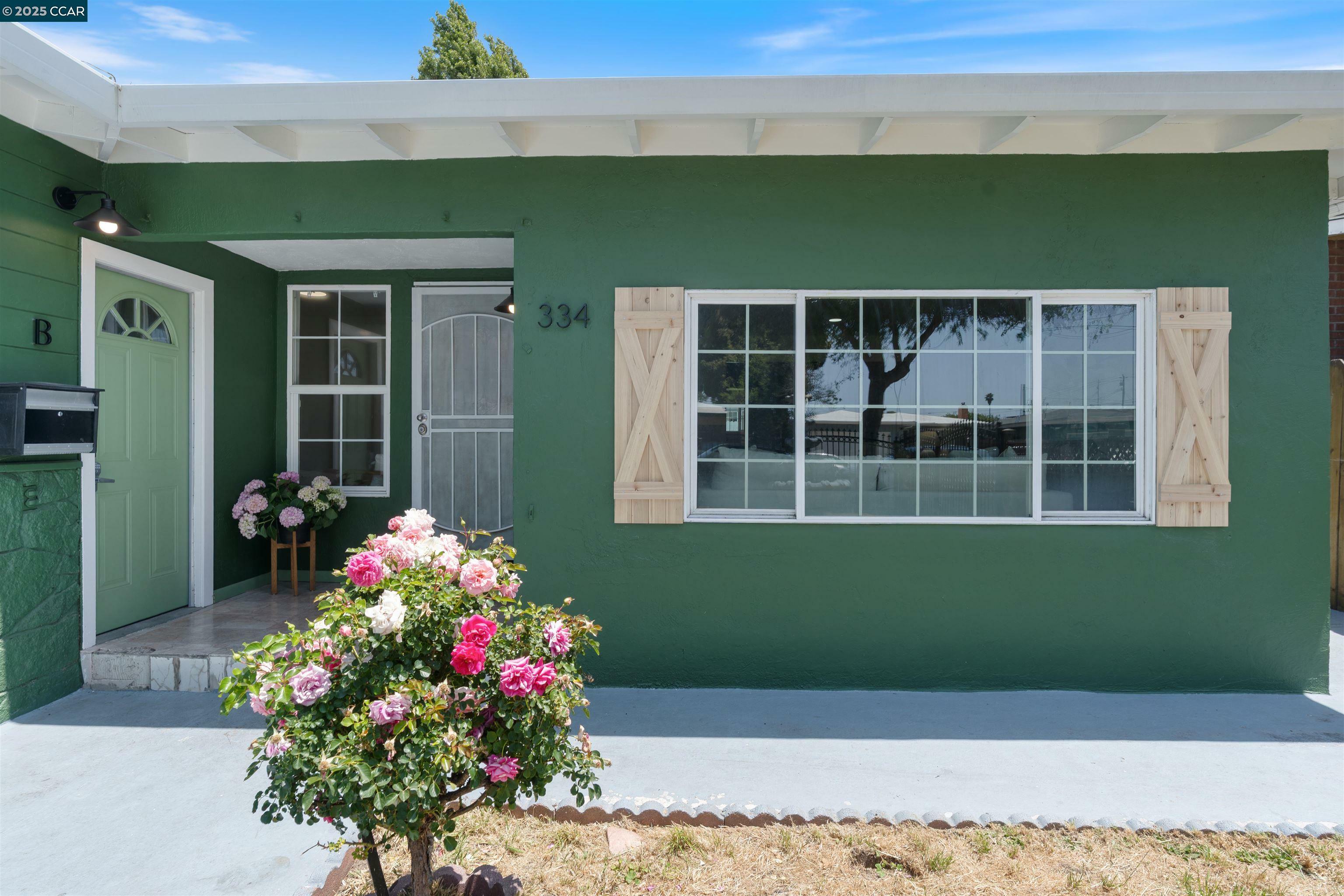 Property Photo: 334 S 25th St CA 94804