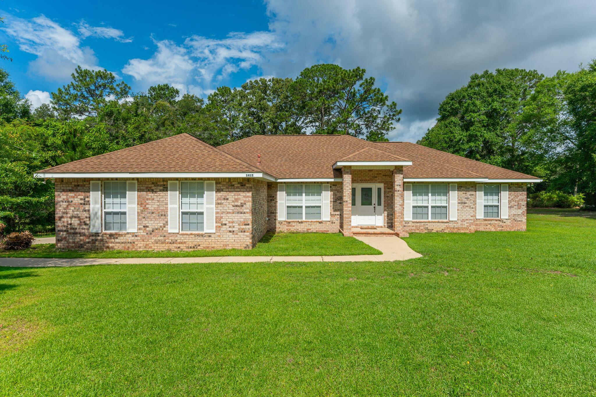 Property Photo: 1415 Grandview Drive FL 32539