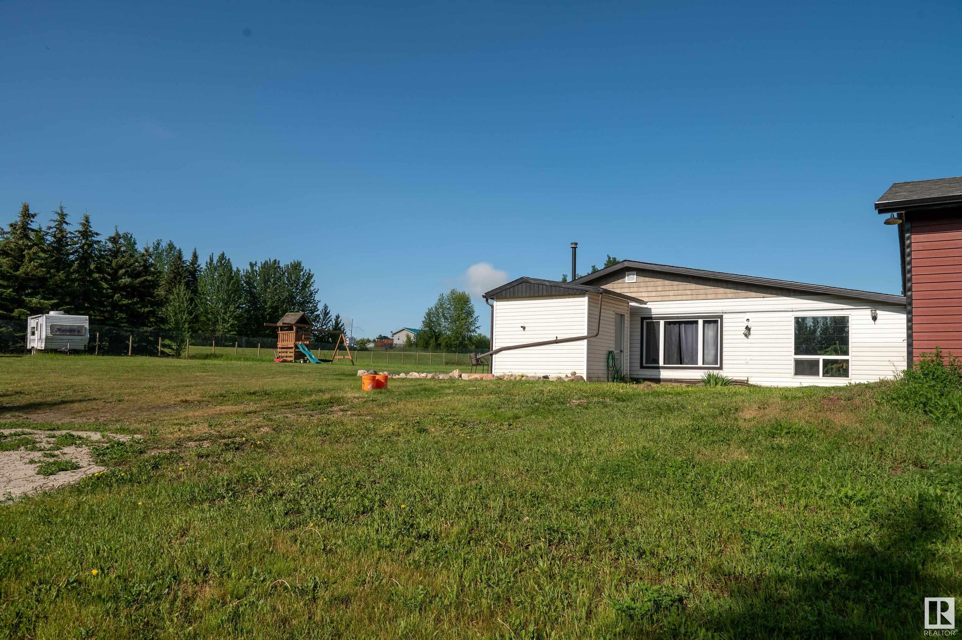 Property Photo: 1414 37 Highway 233 AB T0E 1V0