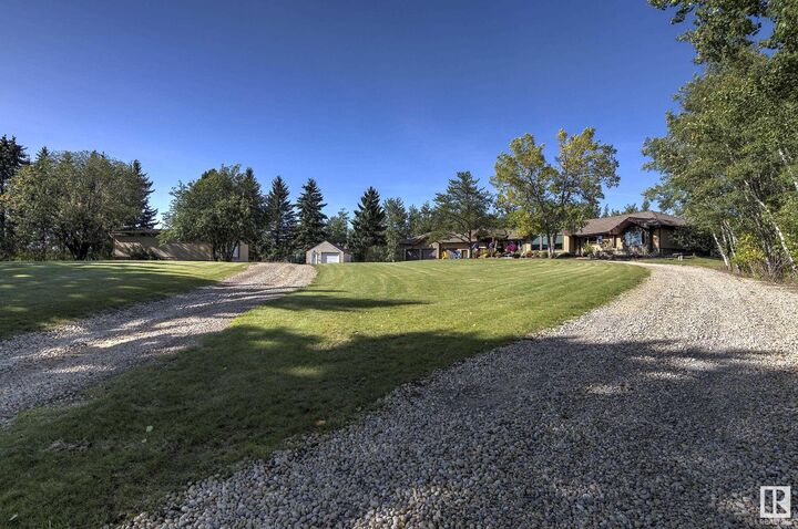 Property Photo:  52550 Rge Rd 225  AB T8A 4S4 