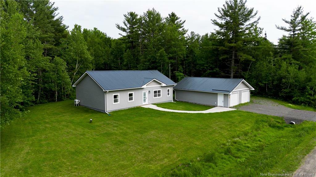 30 Maple Leaf Drive  Lincoln NB E3B 7G9 photo