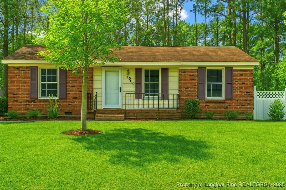 Property Photo: 1609 Morehead Avenue NC 28303