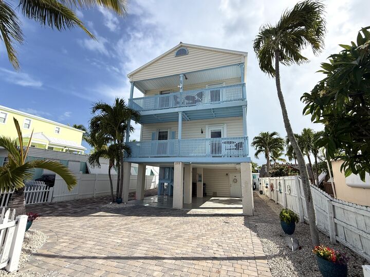 Property Photo: 1313 Calder Road FL 33037