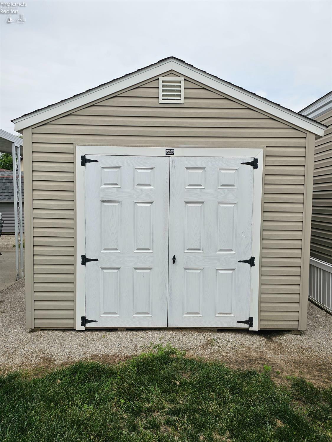 Property Photo: 111 Flat Rock Road 33 OH 44811