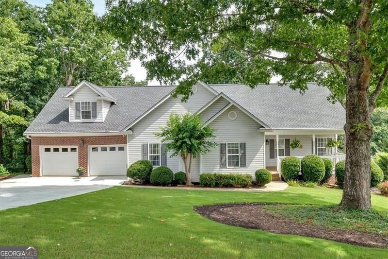 Property Photo: 17 Sassafras Trail NE GA 30121