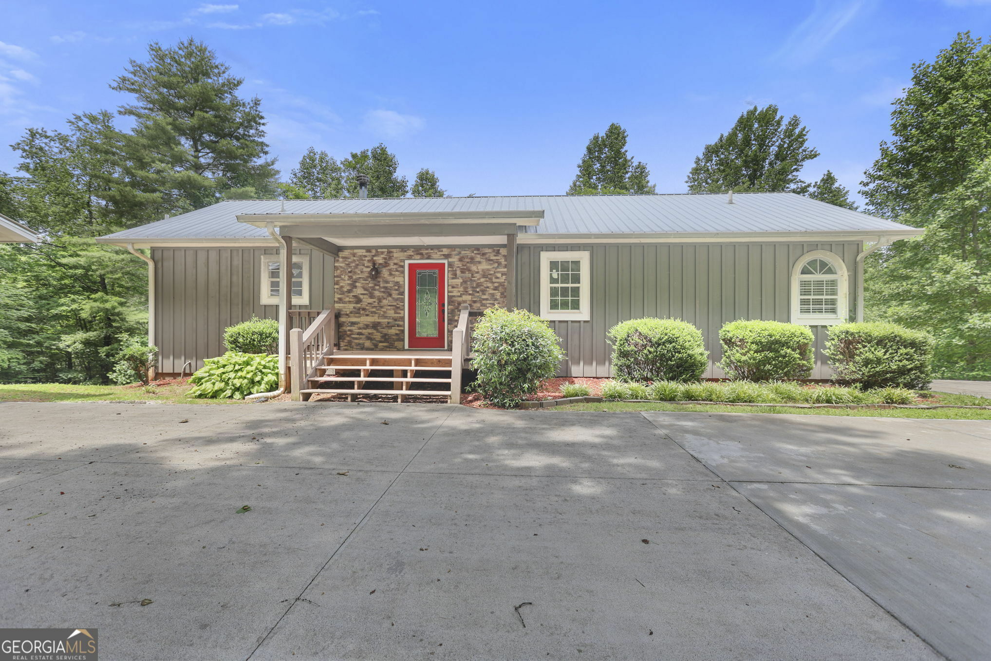 Property Photo: 6704 Morgan Drive GA 30582
