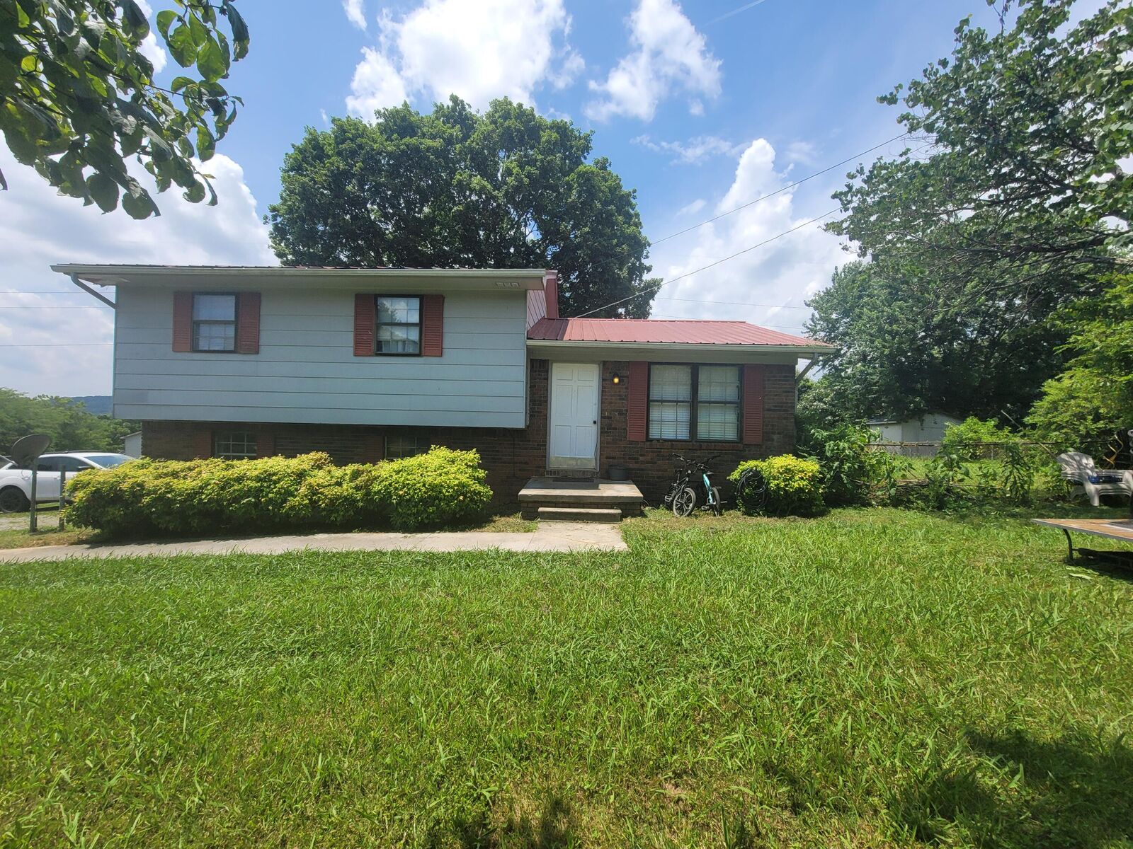 Property Photo: 3855 Lynncrest Drive NE TN 37323