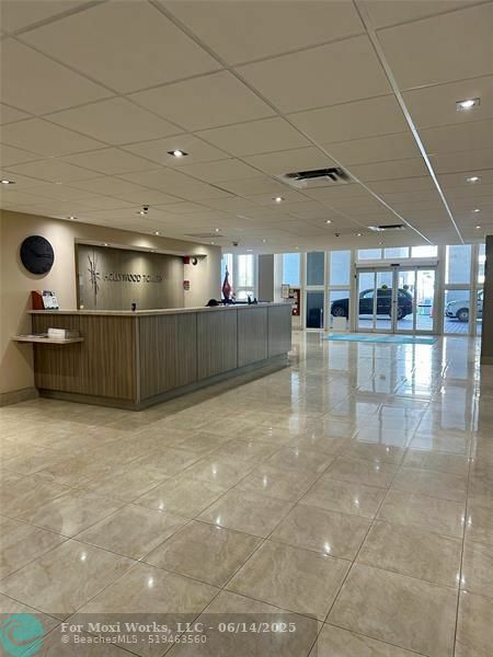 Property Photo: 3111 N Ocean Dr 1502 FL 33019