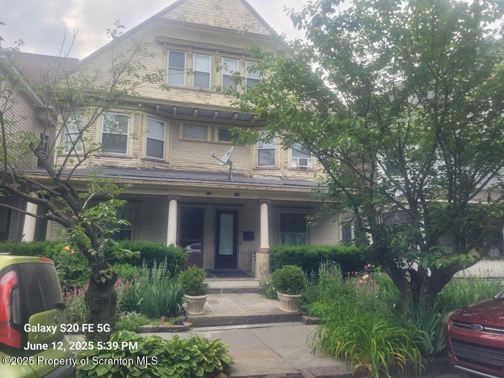 Property Photo: 825 827 Quincy Avenue 825-827 PA 18510