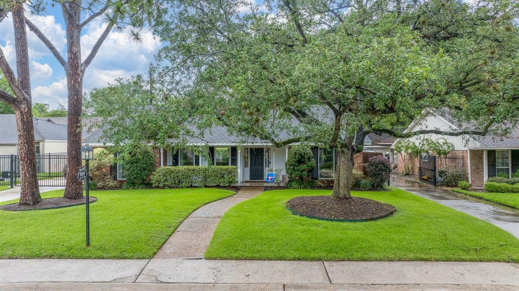 Property Photo: 10014 Ella Lee Lane TX 77042