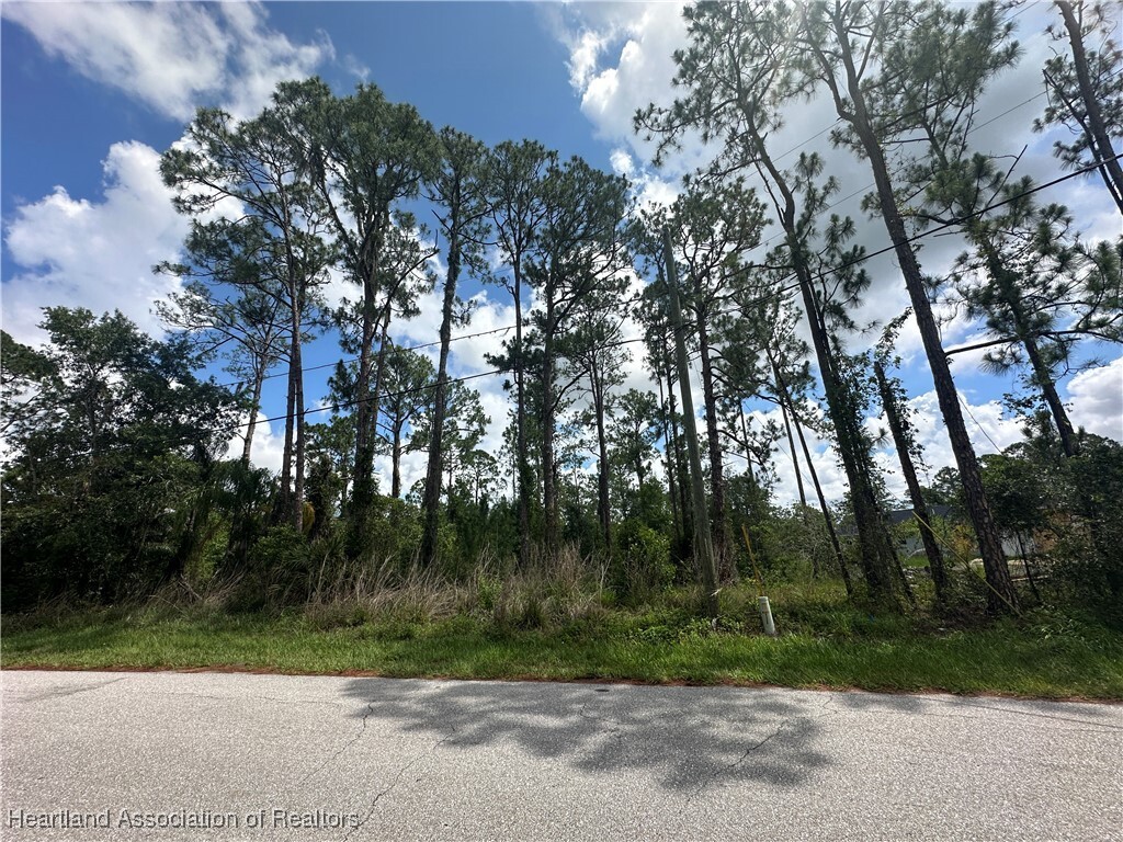 Property Photo: 1710 Stream Avenue FL 33875