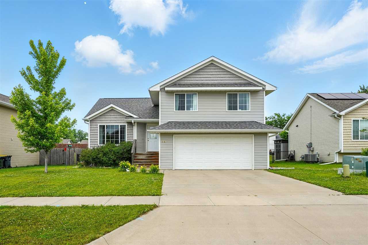 Property Photo: 1548 Ashlynd Ct IA 52240