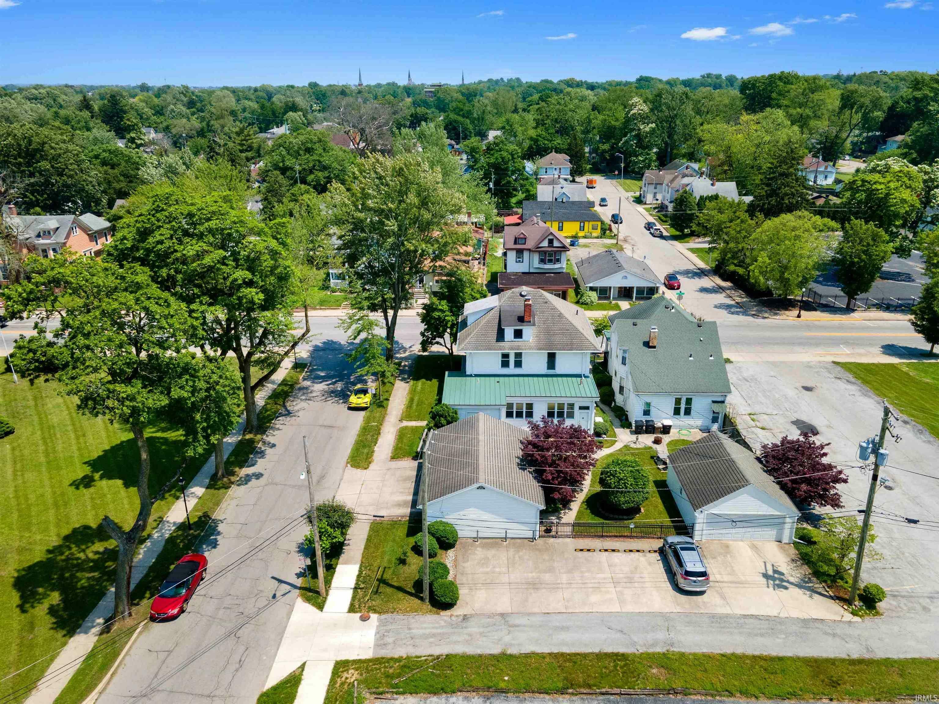 Property Photo: 2402 Broadway Boulevard IN 46807