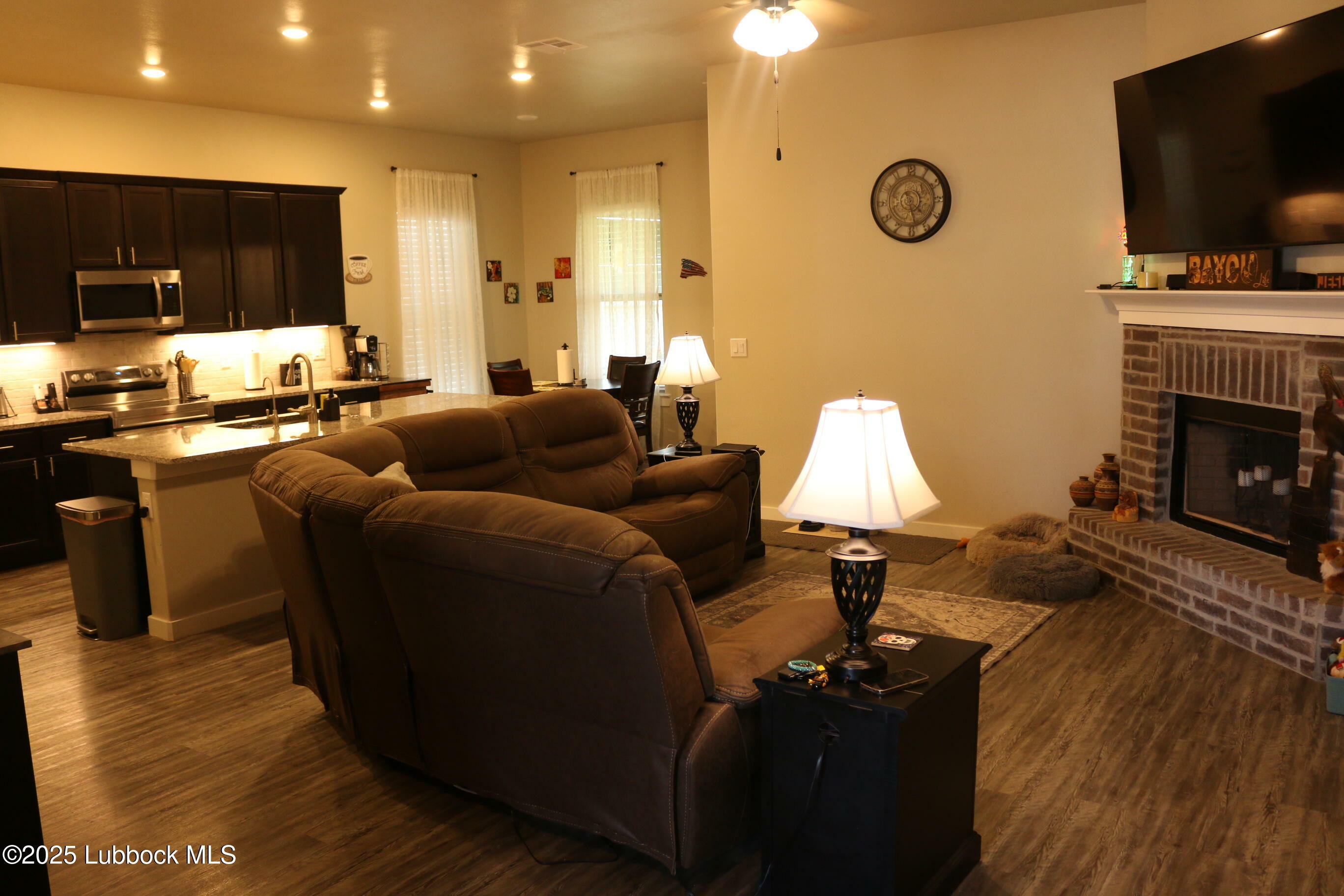 Property Photo: 3206 Viola Avenue TX 79407