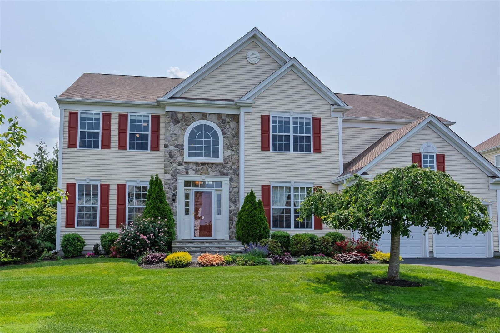 Property Photo: 9 Avolet Court NY 11766