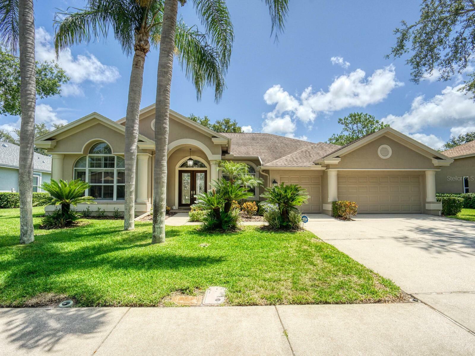 Property Photo: 4335 Clairidge Way FL 34685