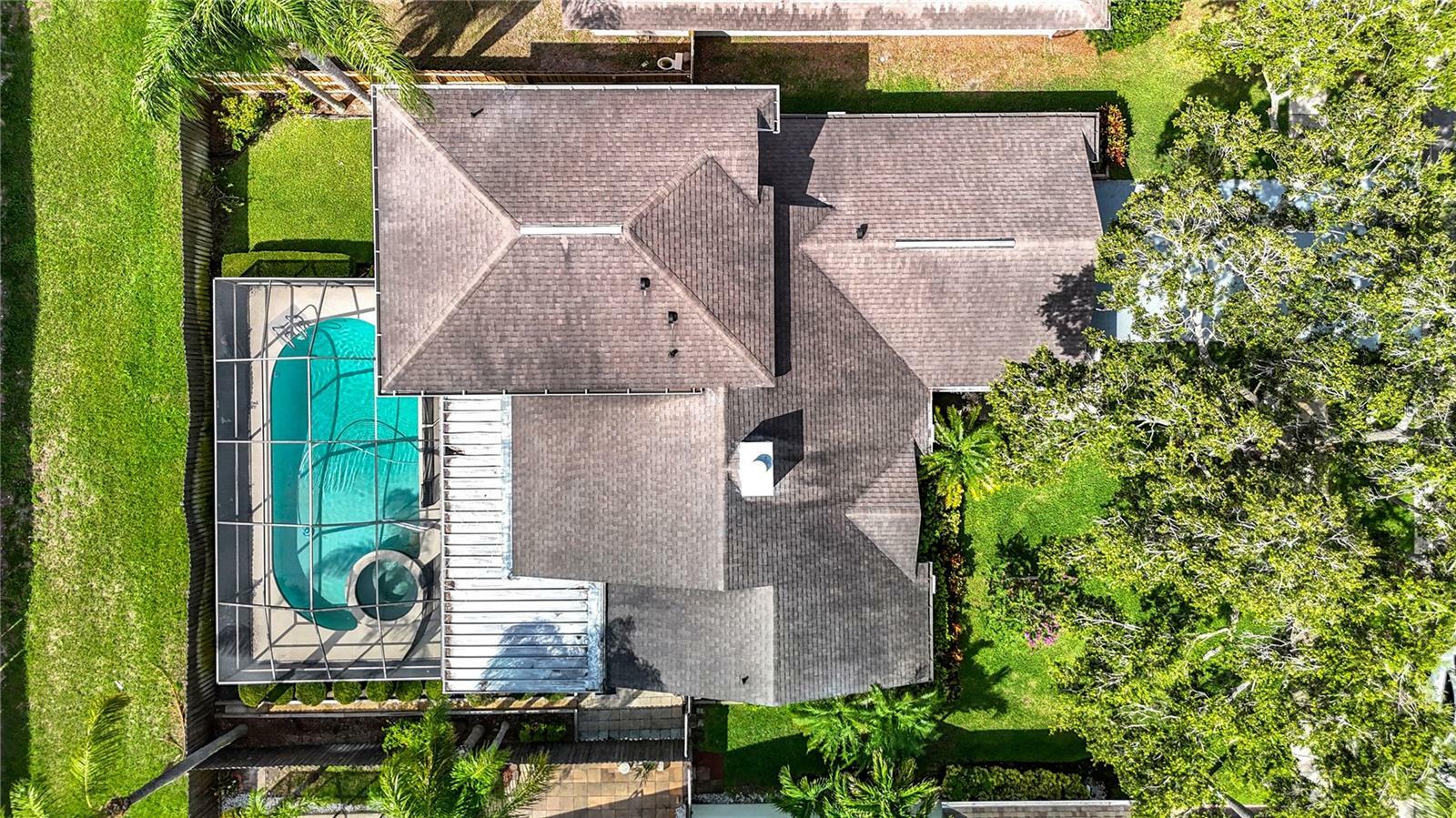 Property Photo: 1906 White Cedar Way FL 33511