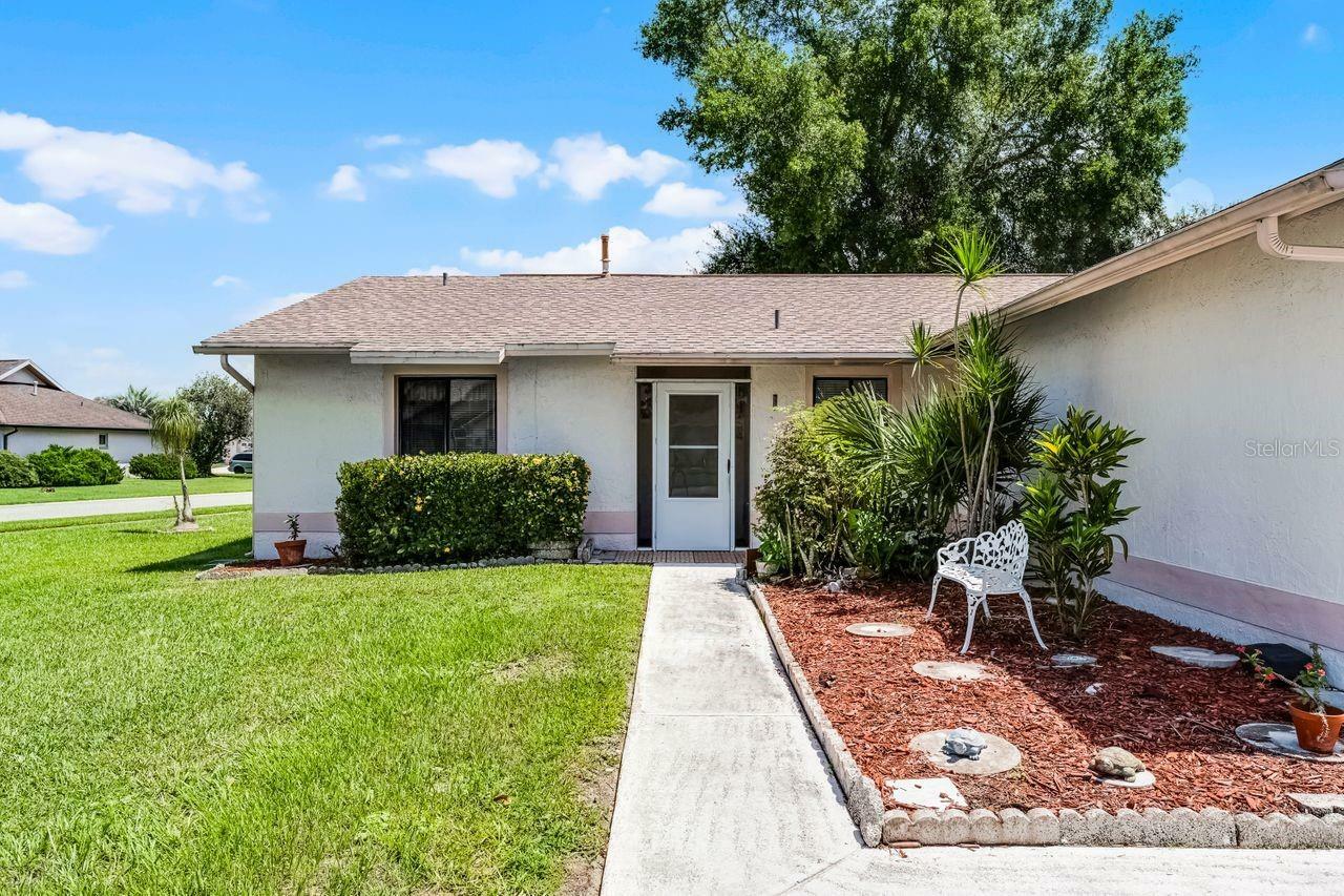 Property Photo: 5439 E Sacramento Court FL 32821