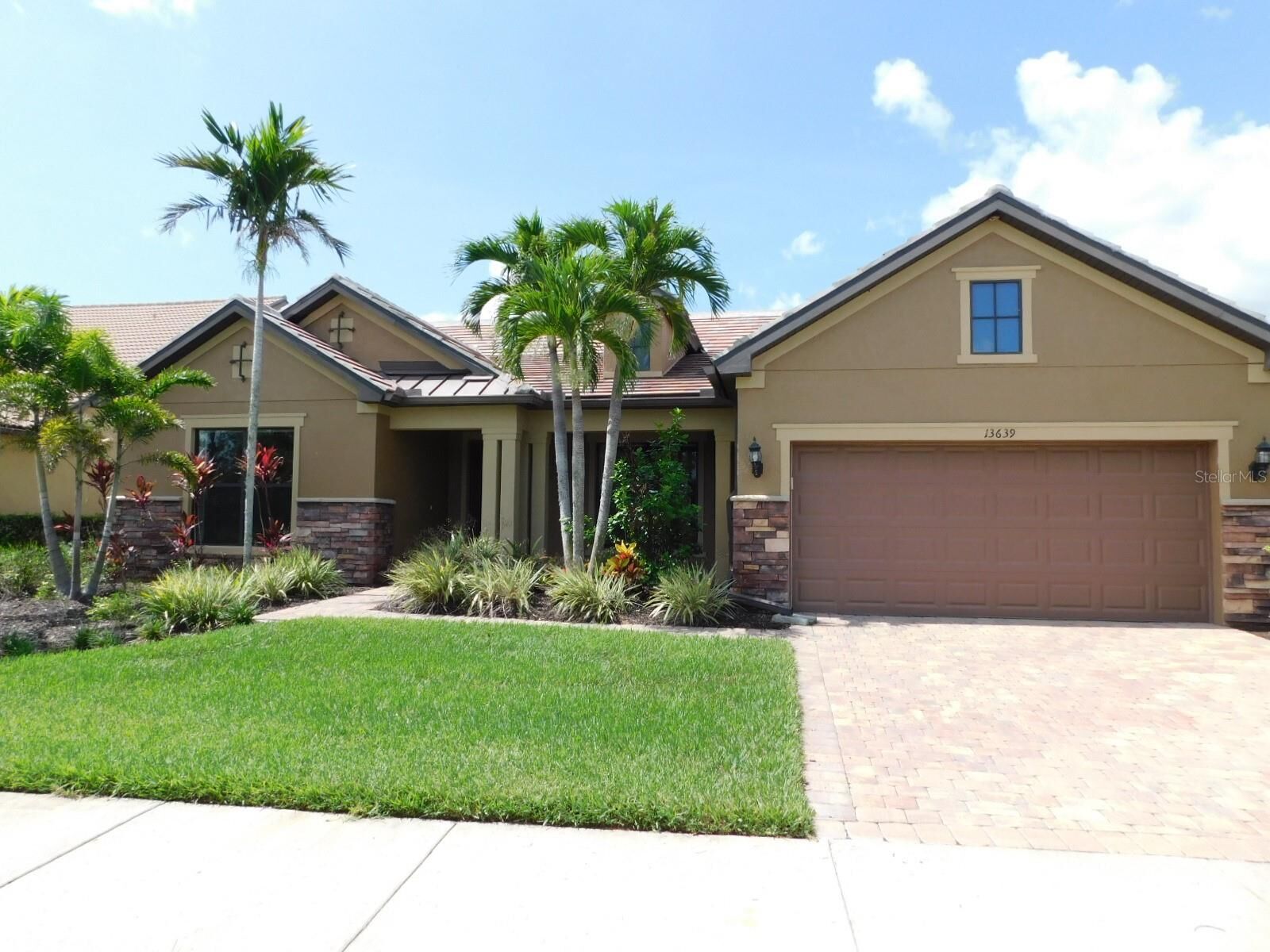 Property Photo: 13639 Salinas Street FL 34293