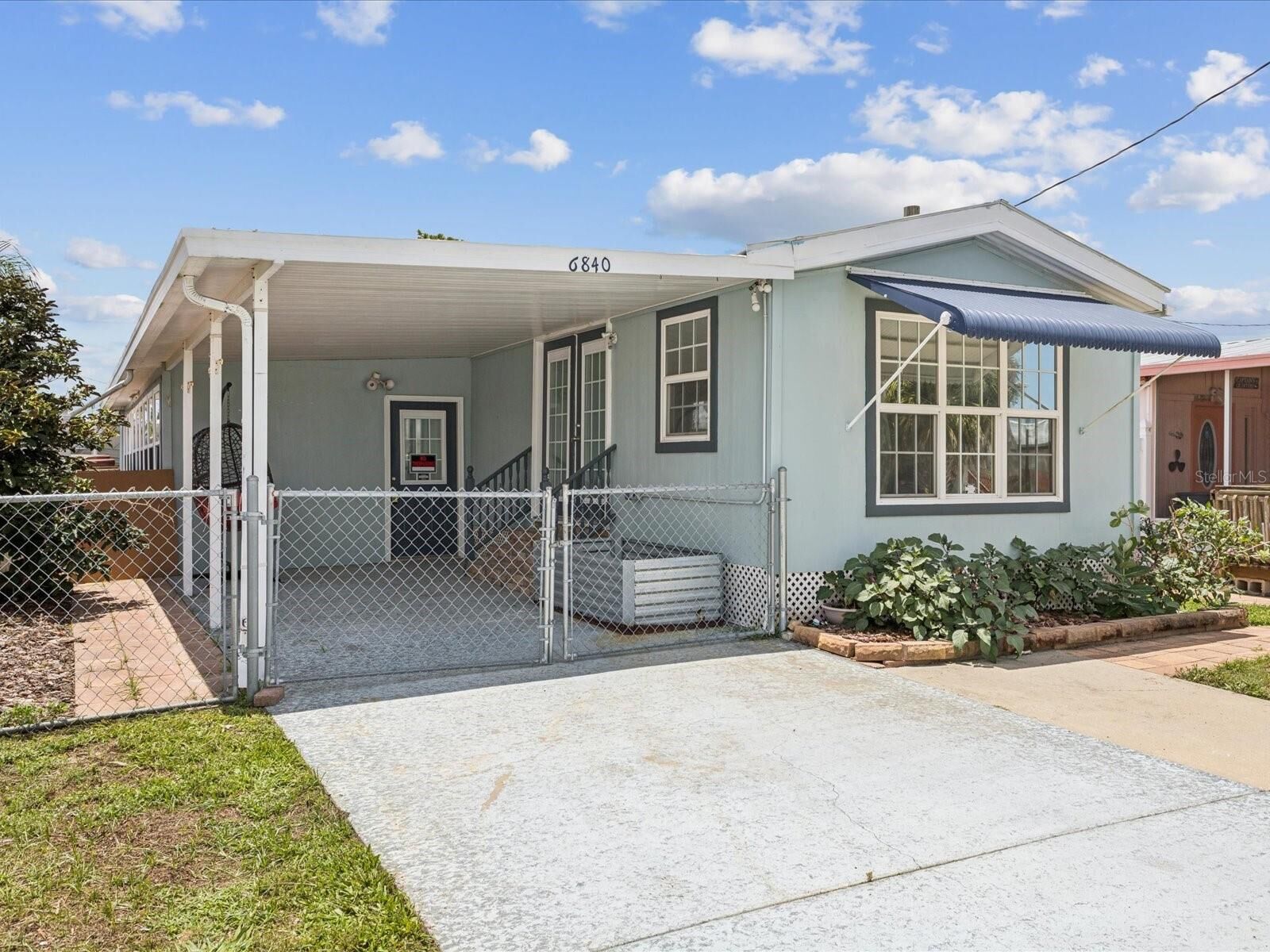 Property Photo:  6840 Heron Lane  FL 34667 