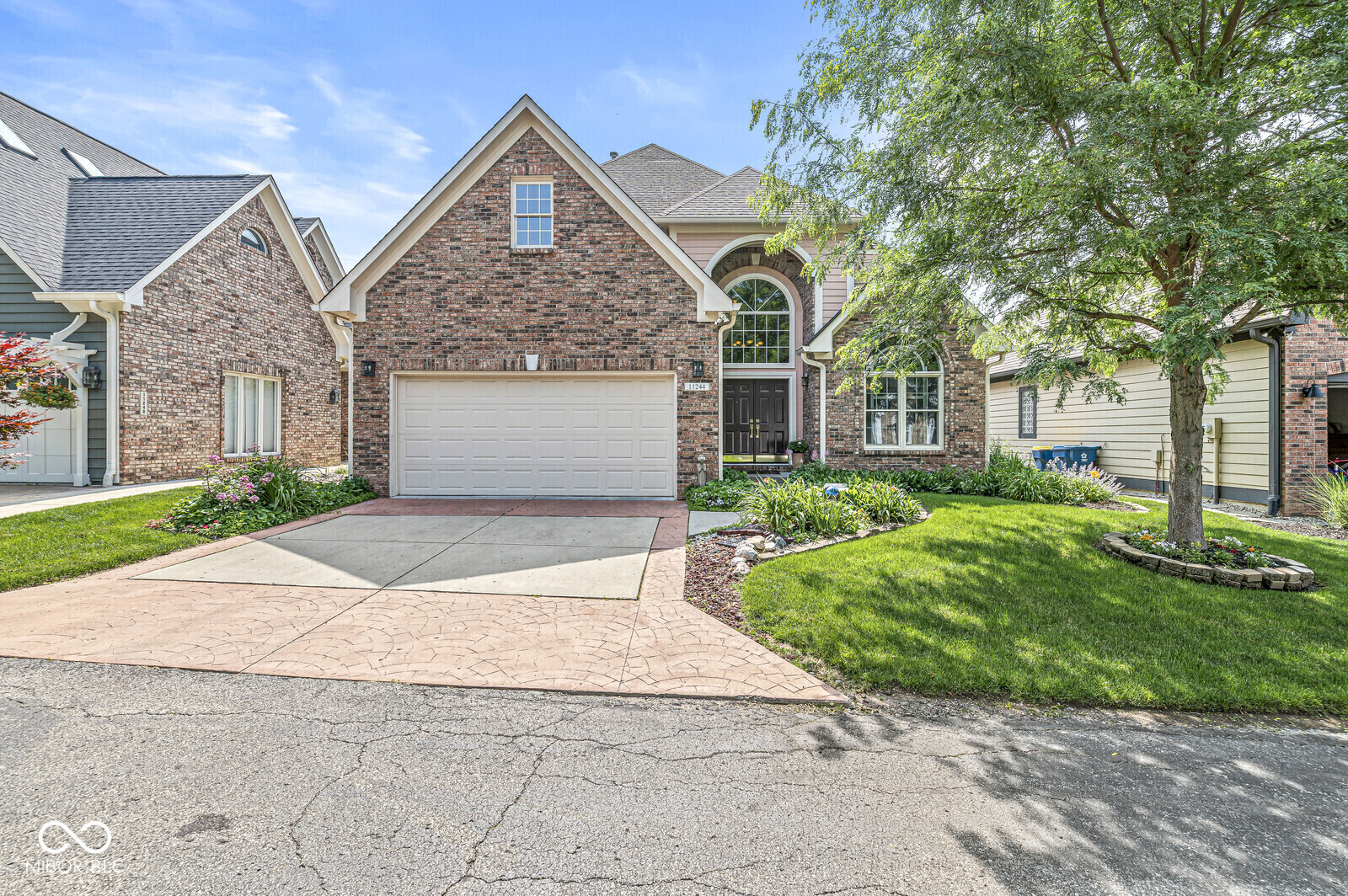 Property Photo: 11244 Blackwalnut Point IN 46236