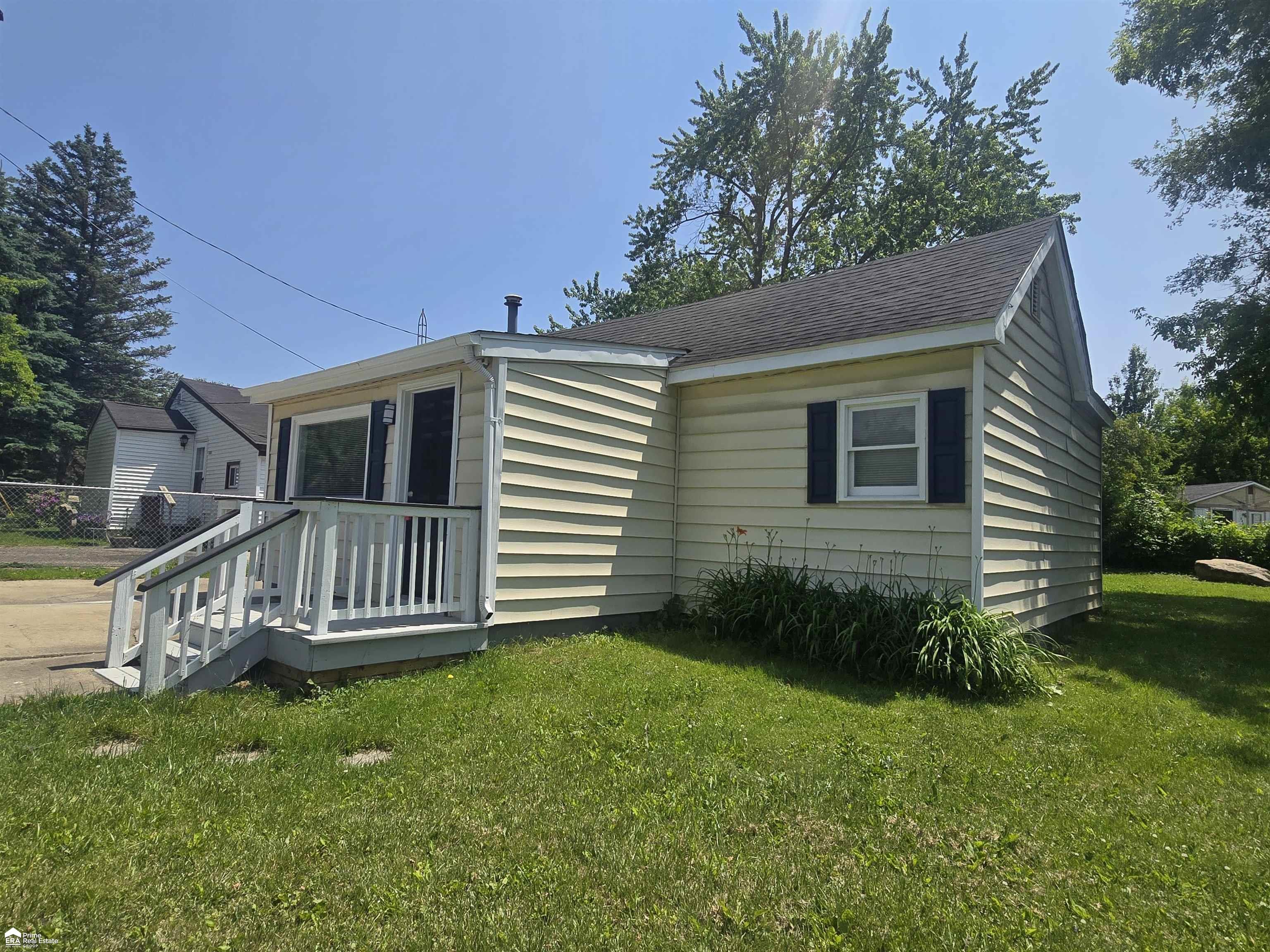 Property Photo: 3171 W Dartmouth Street MI 48504