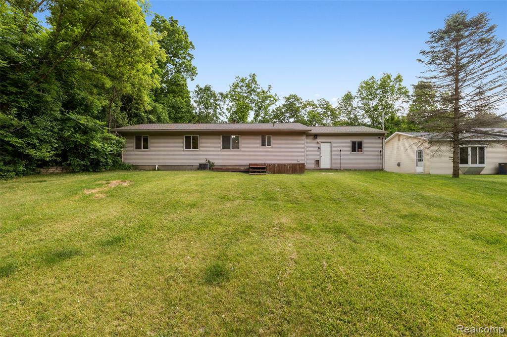 Property Photo: 9711 Dartmouth Road MI 48348 2216