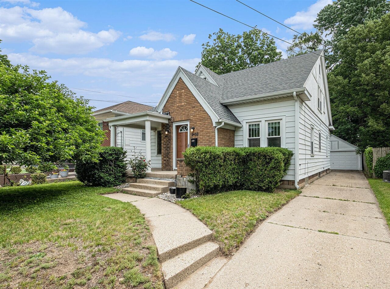 Property Photo:  2432 Madison Avenue  MI 49507 