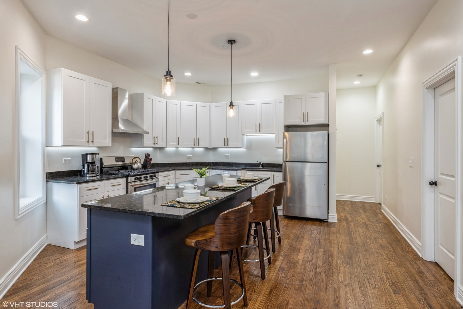 Property Photo: 5353 S Michigan Avenue 1F IL 60615