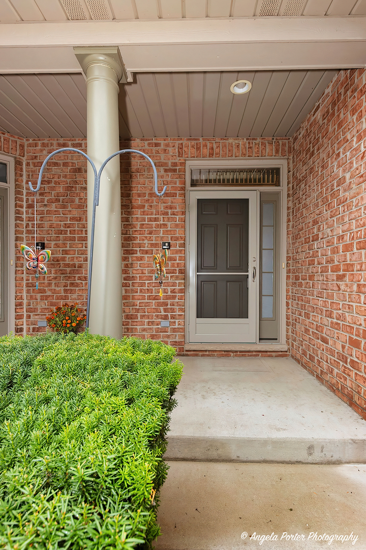 Property Photo: 1312 Inverness Court IL 60002
