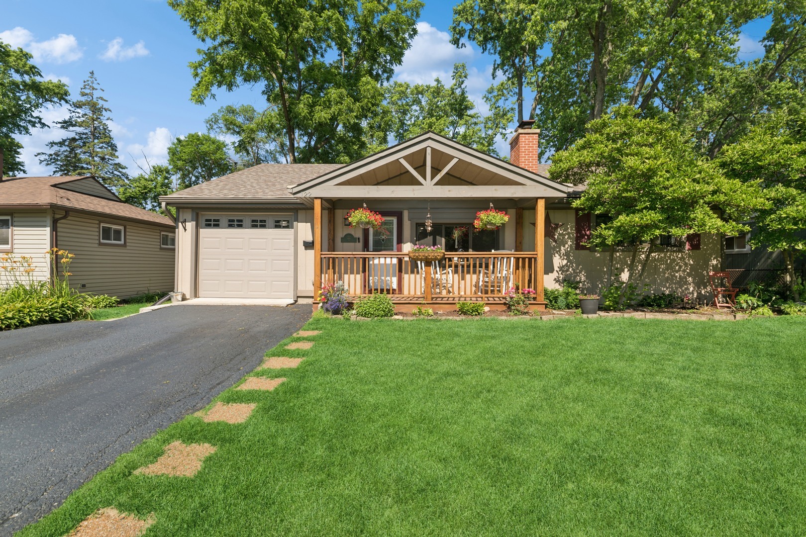 122 N Woodlawn Street  Wheaton IL 60187 photo