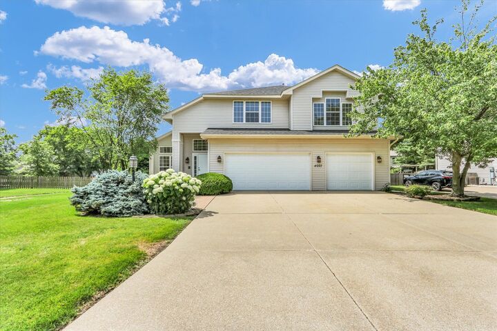 Property Photo:  4007 N Turnberry Drive  IL 61822 