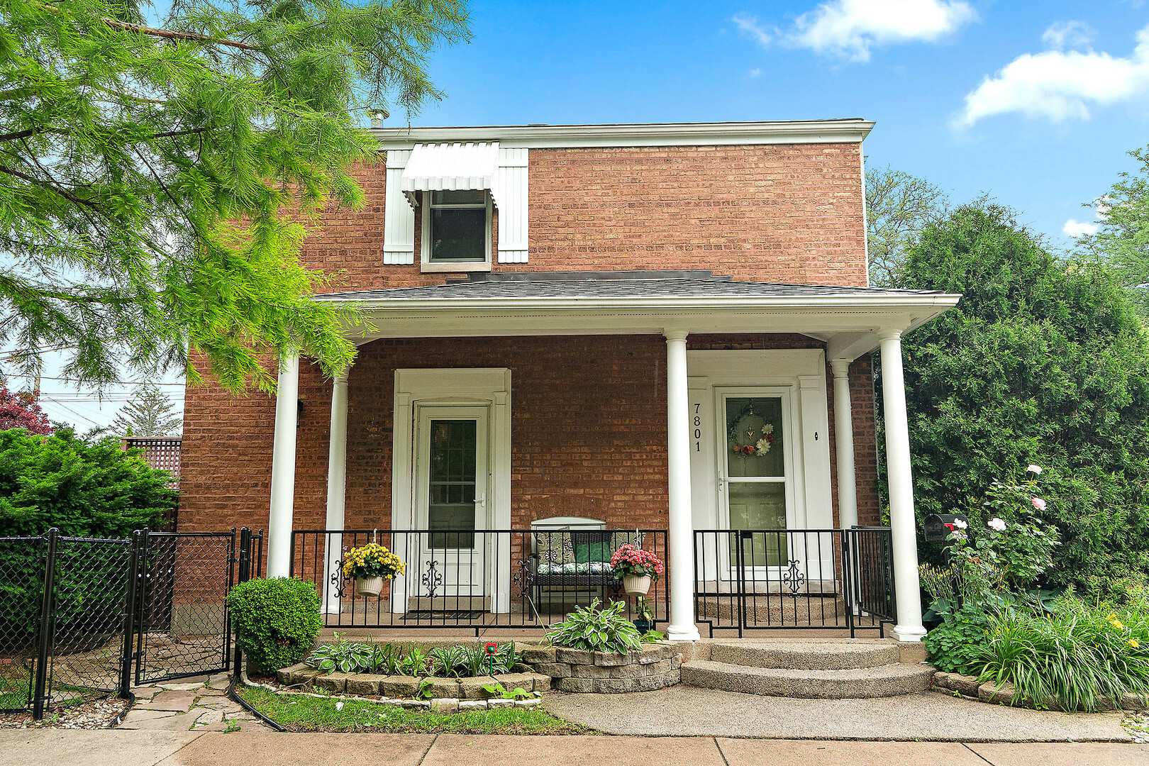 Property Photo: 7801 W Summerdale Avenue IL 60656