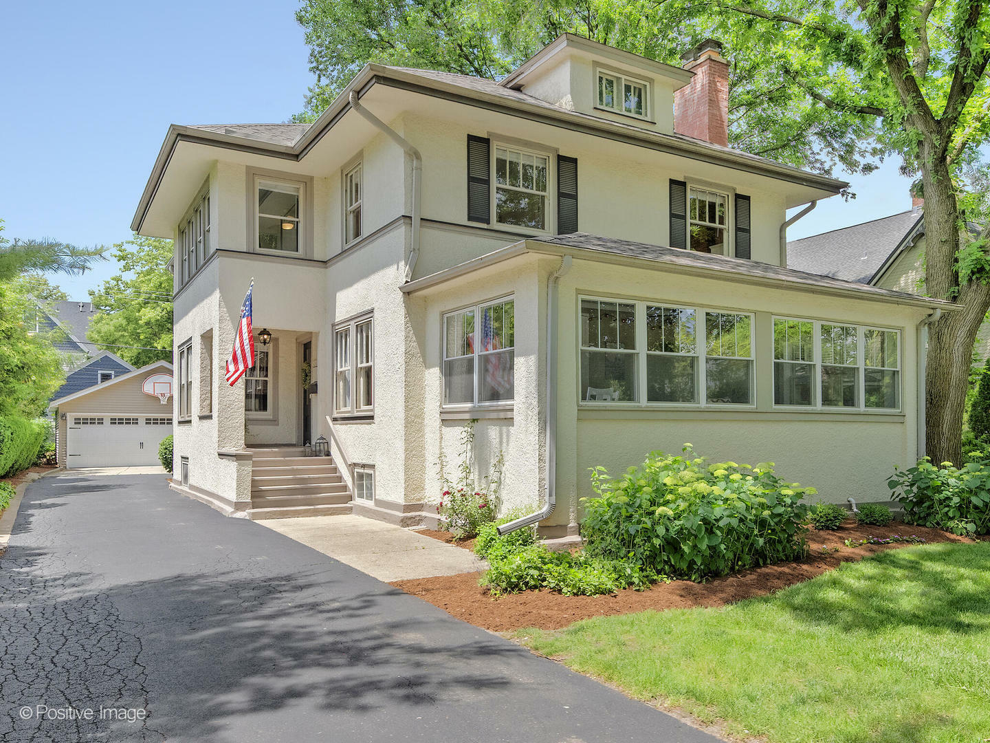 Property Photo: 132 S Spring Avenue IL 60525
