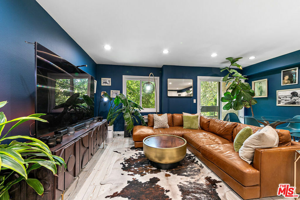 Property Photo: 2700 Cahuenga Boulevard 1203 CA 90068