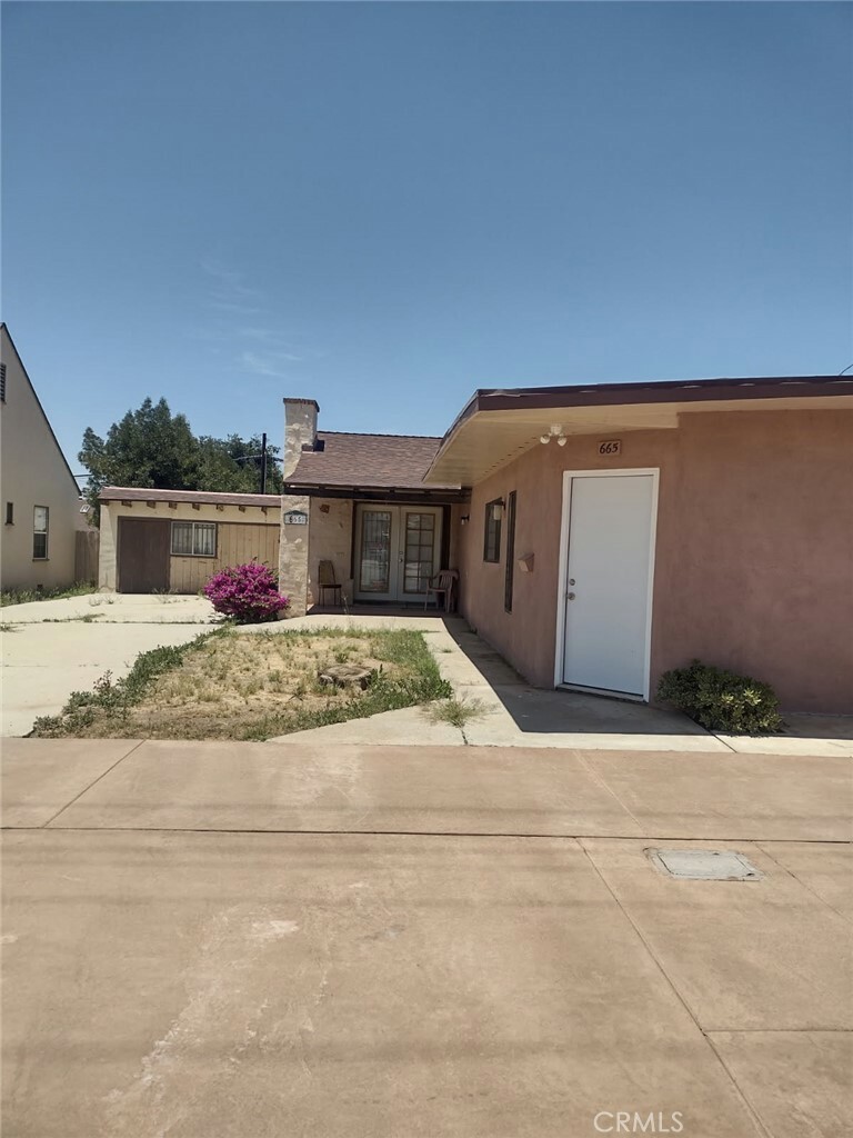 Property Photo: 665 Beaumont Avenue CA 92223