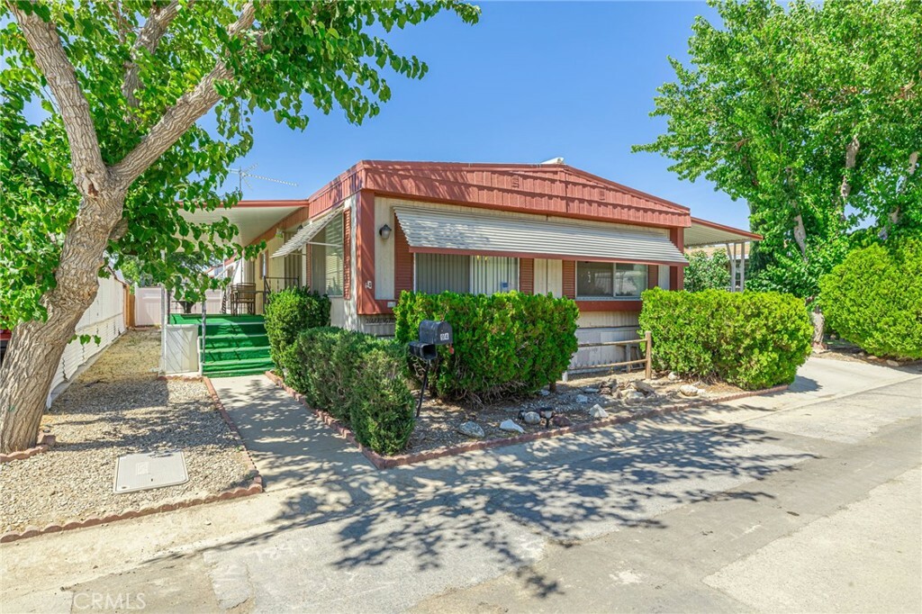 Property Photo:  2550 E Avenue I 94  CA 93535 