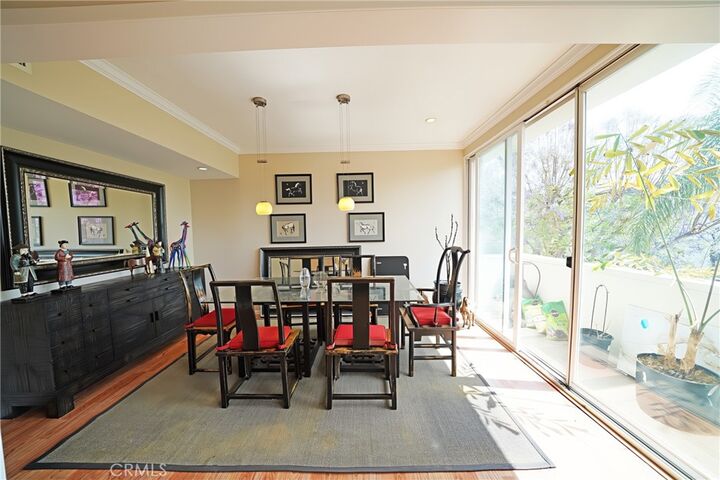 Property Photo:  1525 N Hayworth Avenue 304  CA 90046 