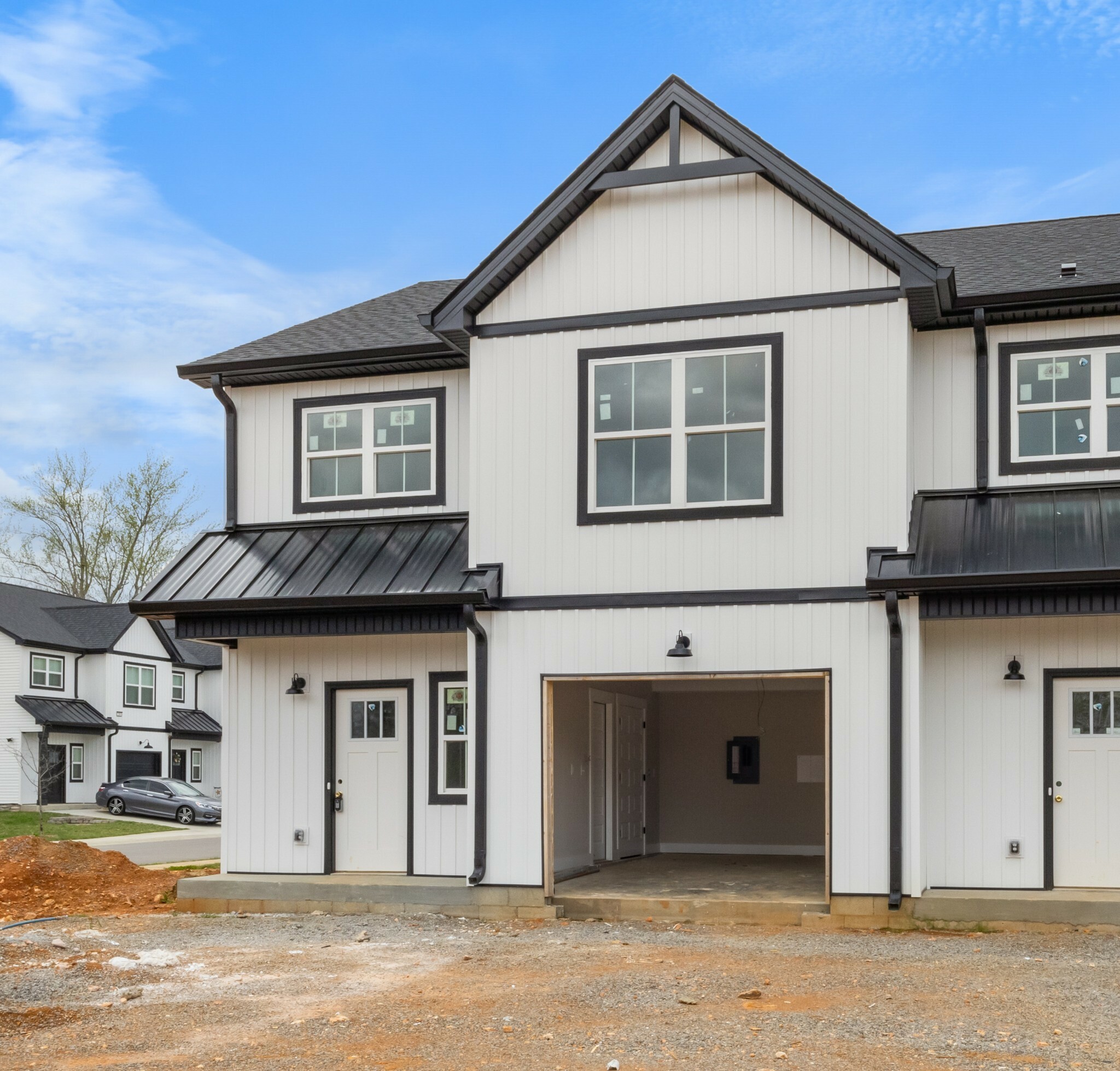 Property Photo: 166 Sango Dr Bldg 5 42 TN 37043